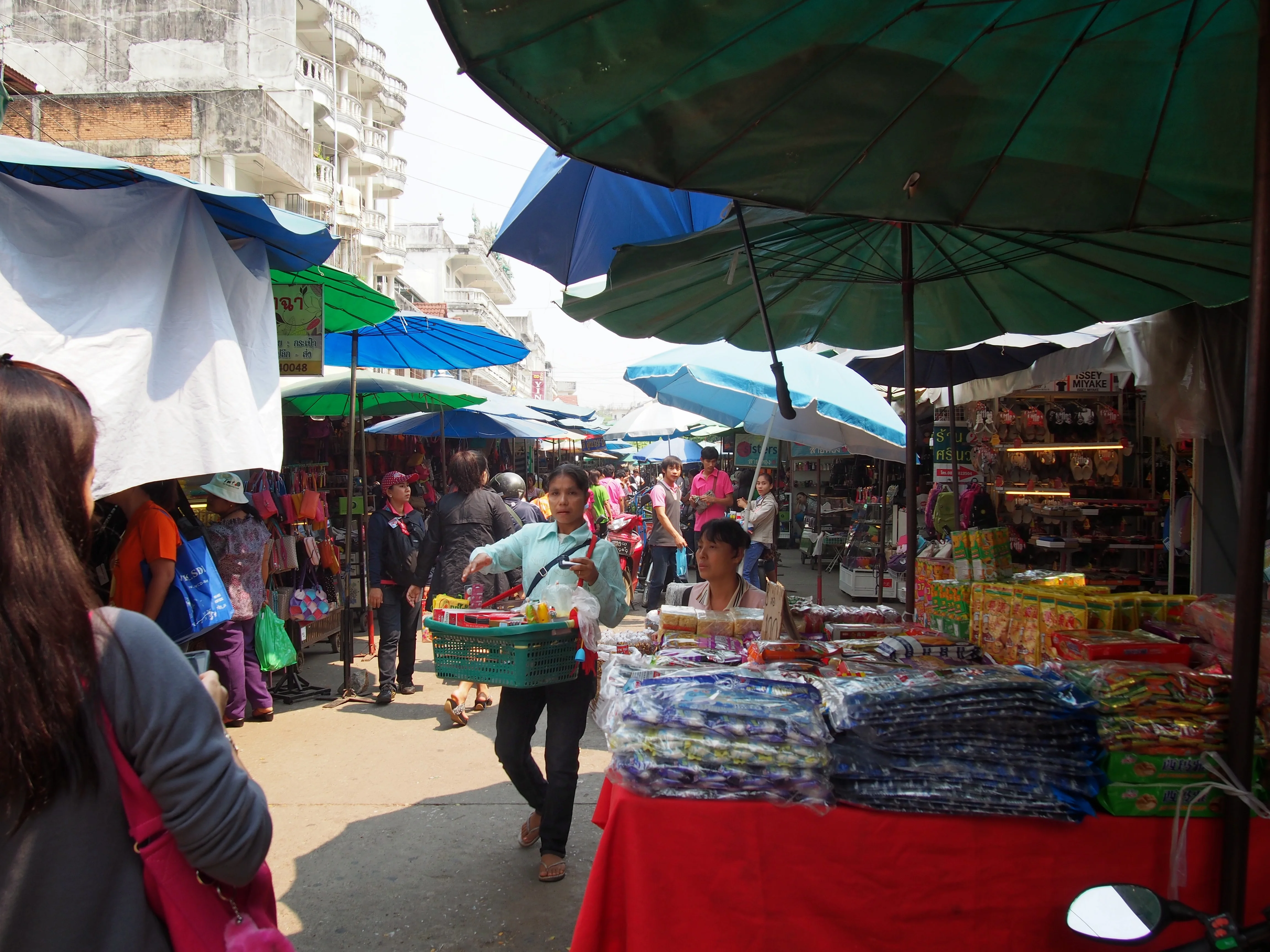 Tachileik Border Market Shopping