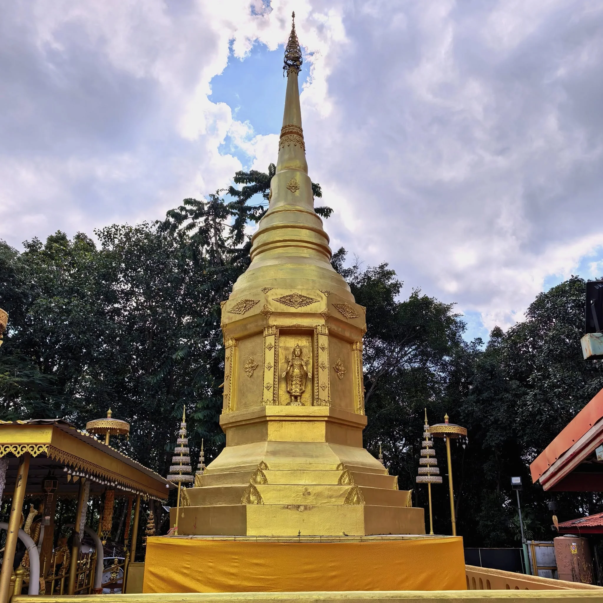 5. Phra That Chom Mok Kaew, Mae Lao District, Chiang Rai