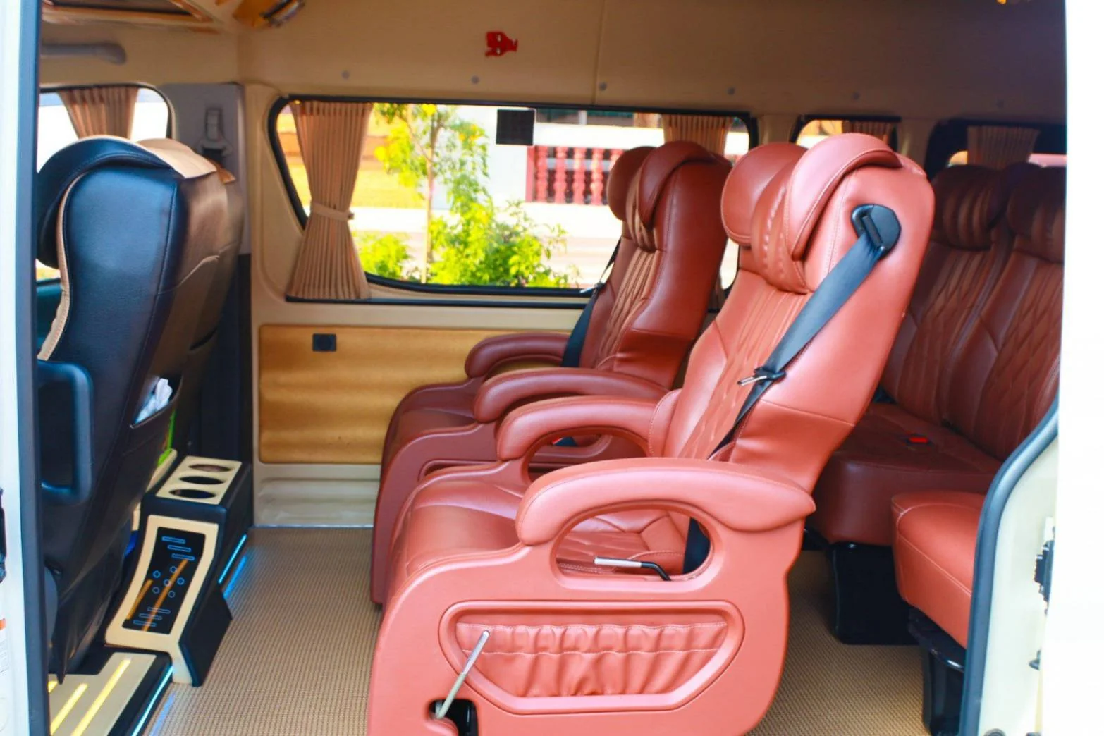 Captain Seats and Step Lighting